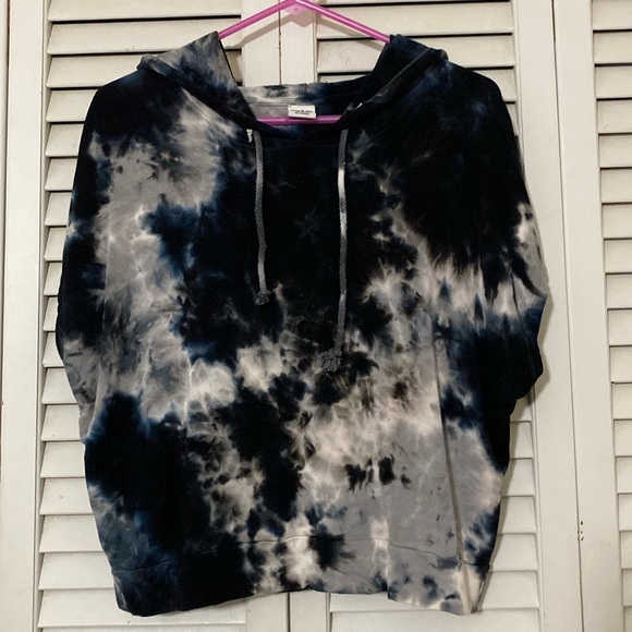 Anna & Ava Tops - Anna & Ava sleeveless tie dye hoodie One Size